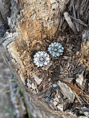 Daisy Trail Post Earrings