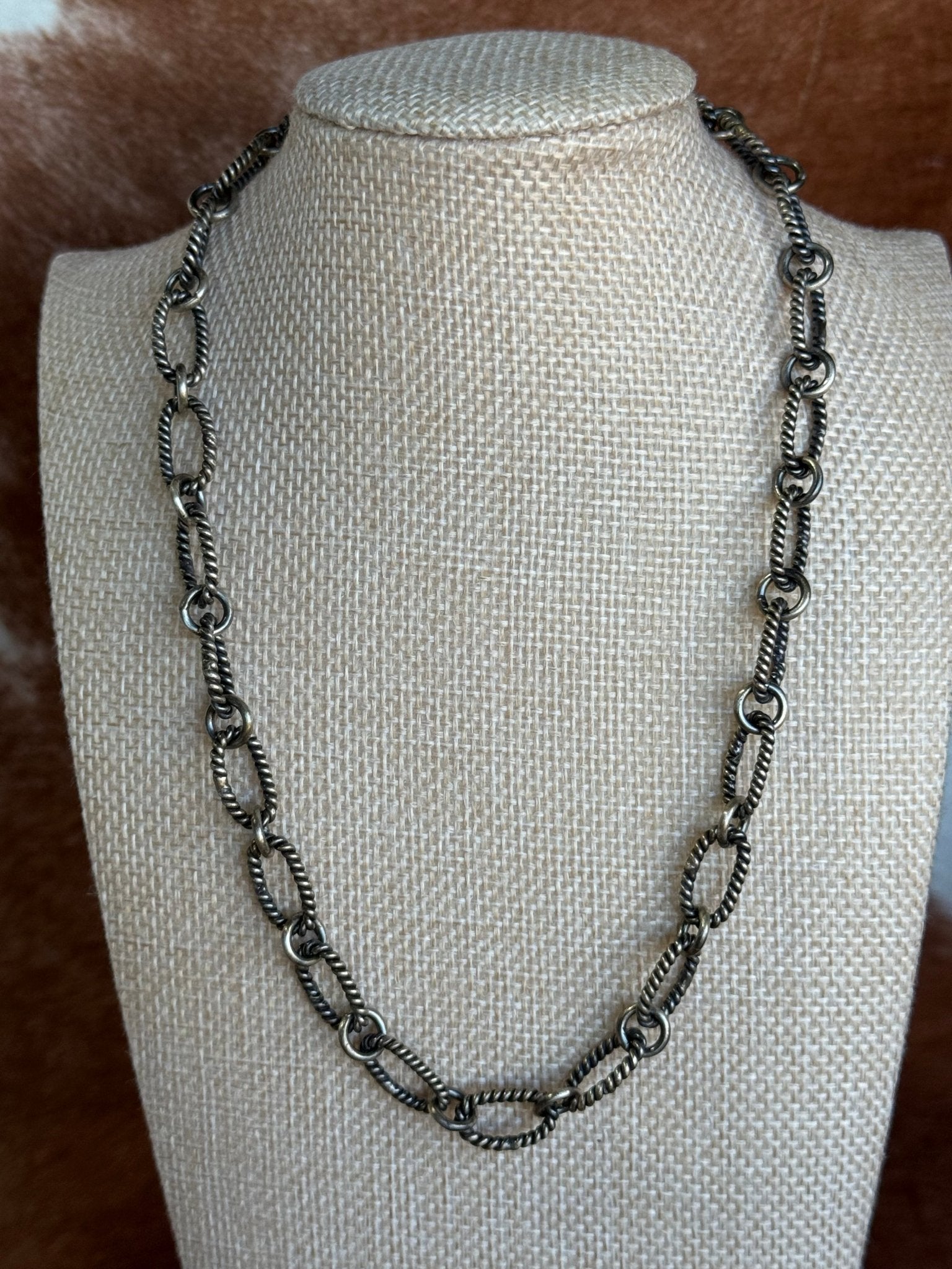 Twisted Oval Link Chain Necklace