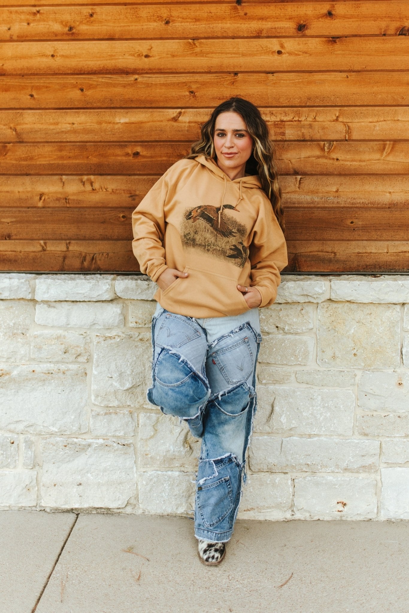 Vintage Duck Graphic HoodieOld GoldS