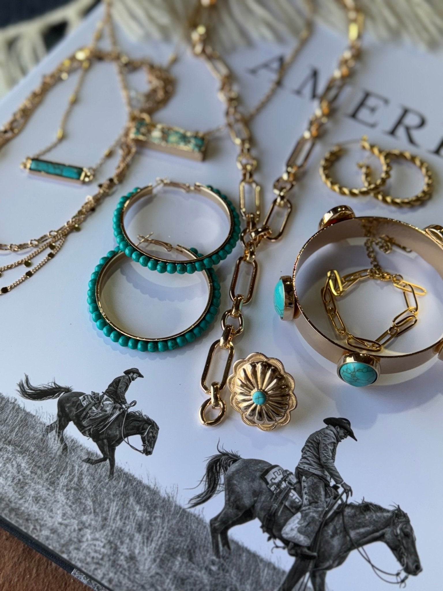 the-gold-edit-610071.jpg?v=1742633161&width=5760