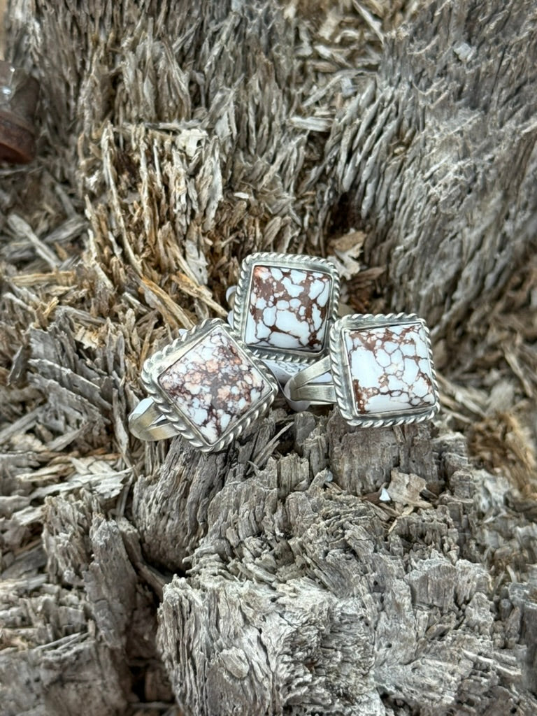 Adjustable Wild Horse Square Ring