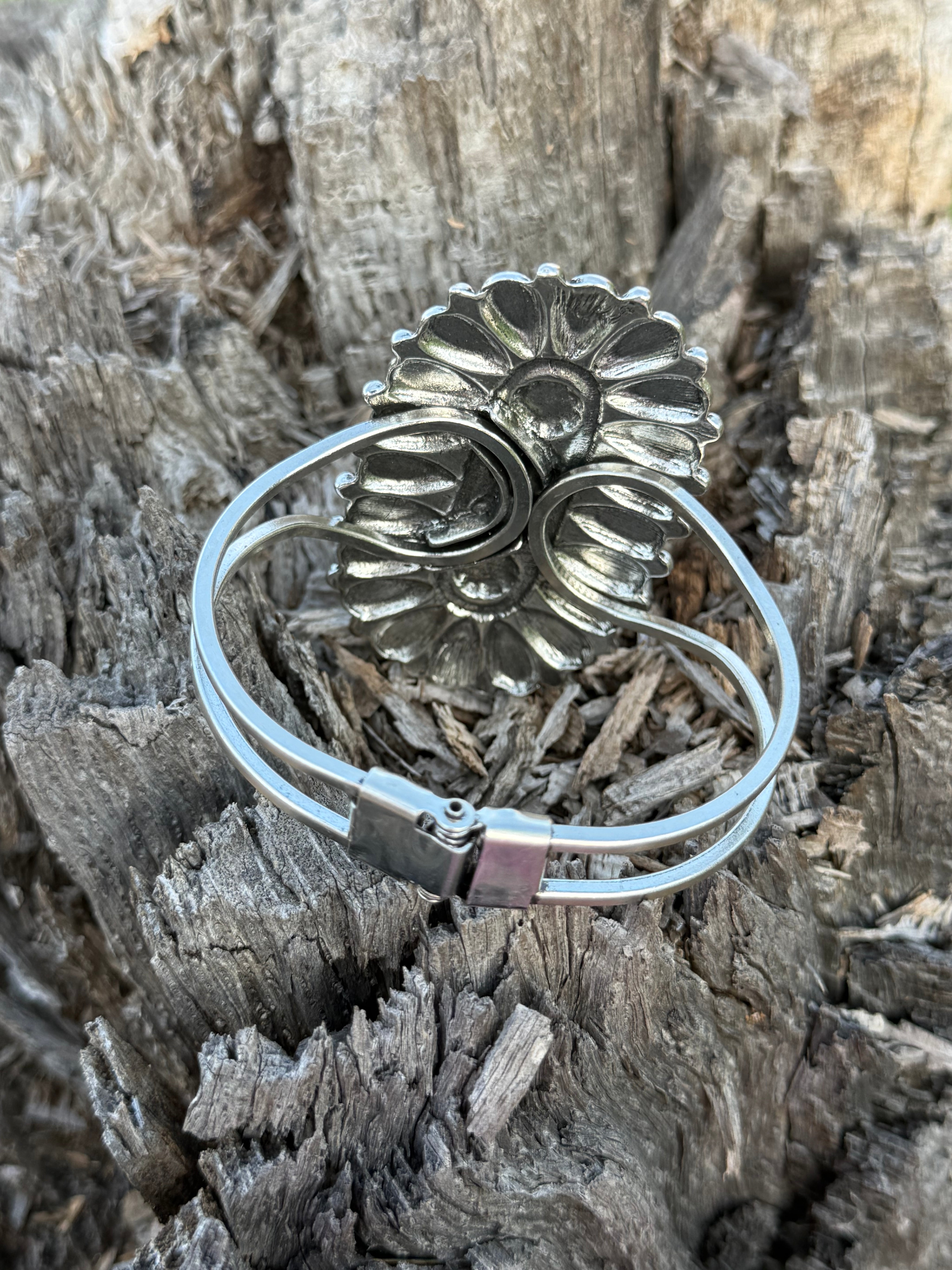 Silver Oval Concho Hinge Bracelet