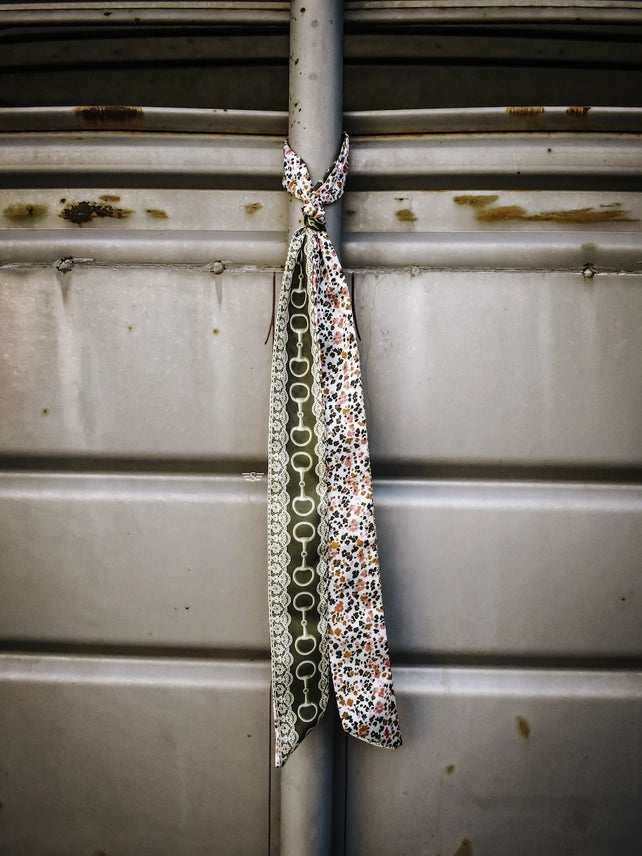 Floral Snaffle Bit Twilly