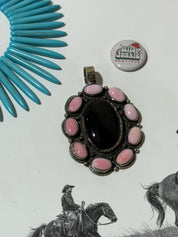 Black Onyx Queen Conch Floral Pendant