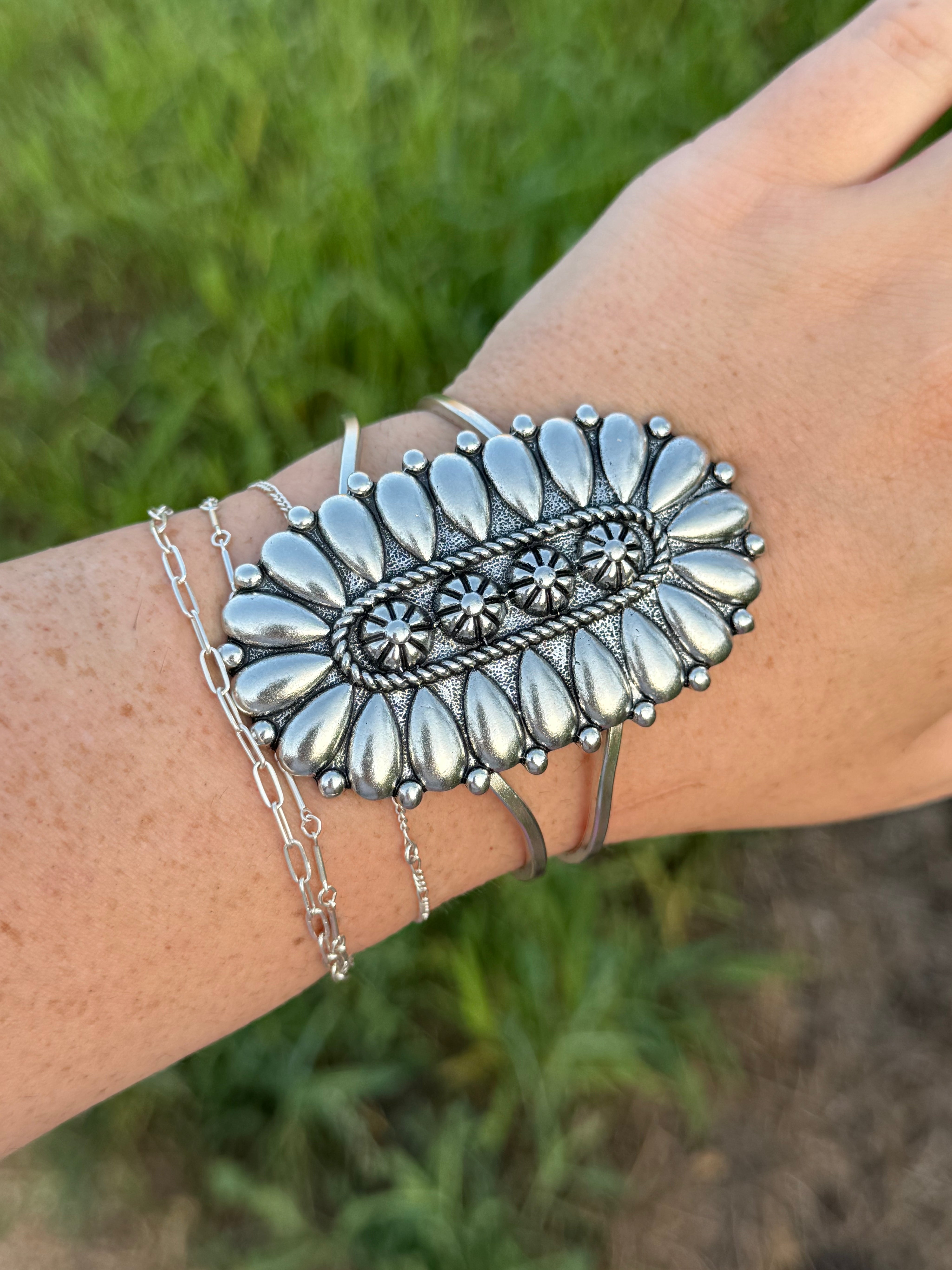 Silver Oval Concho Hinge Bracelet