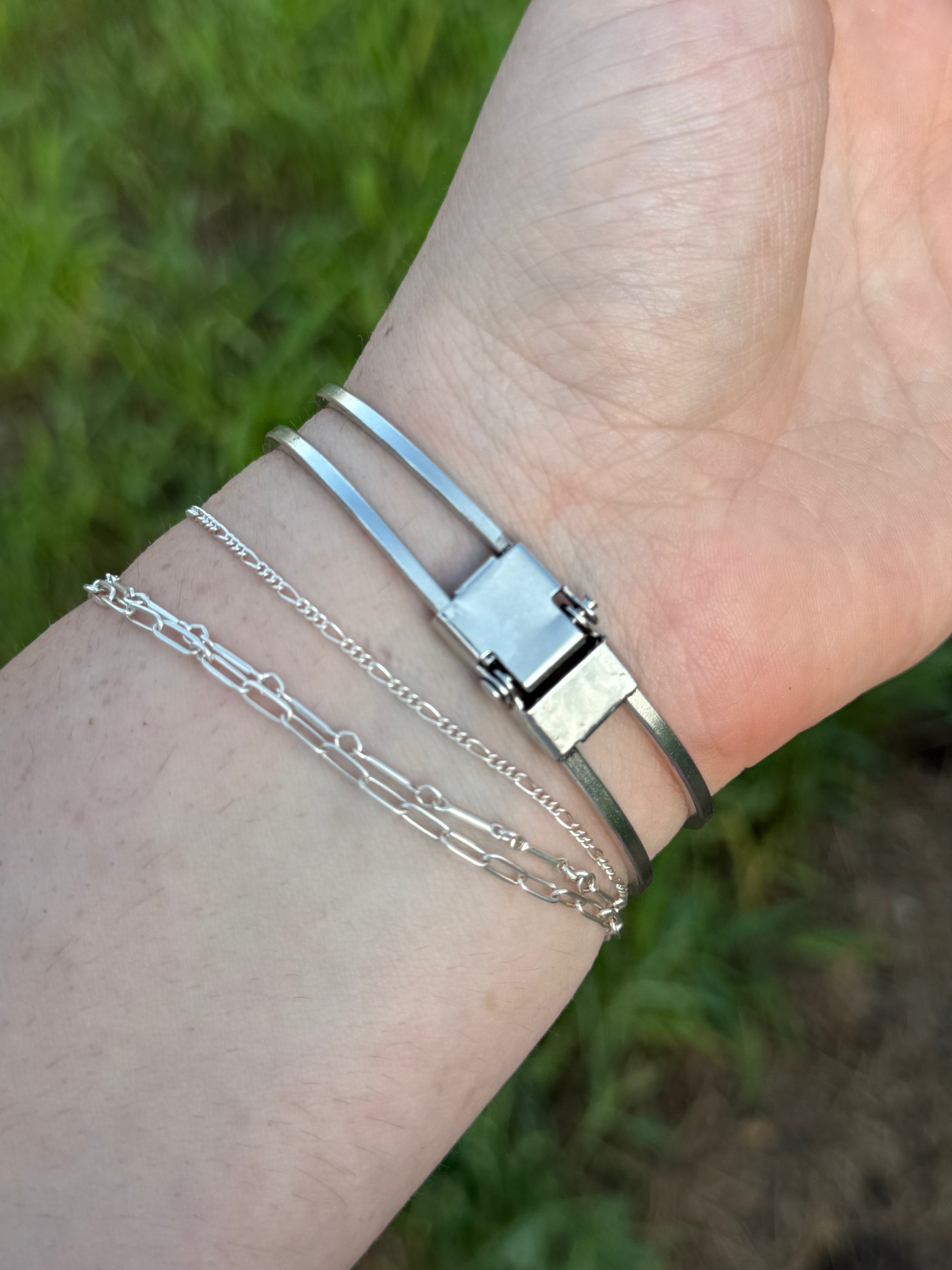 Silver Oval Concho Hinge Bracelet