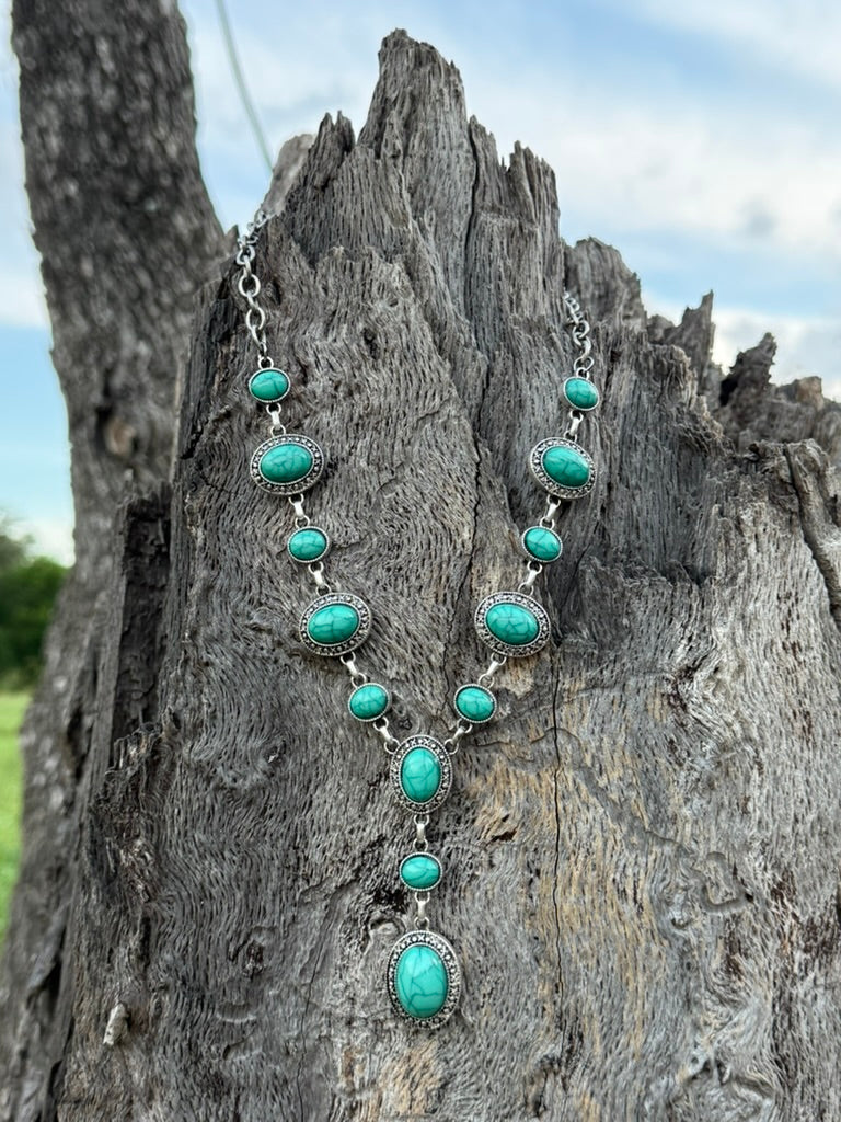 Oval Green Turquoise Lariat Necklace