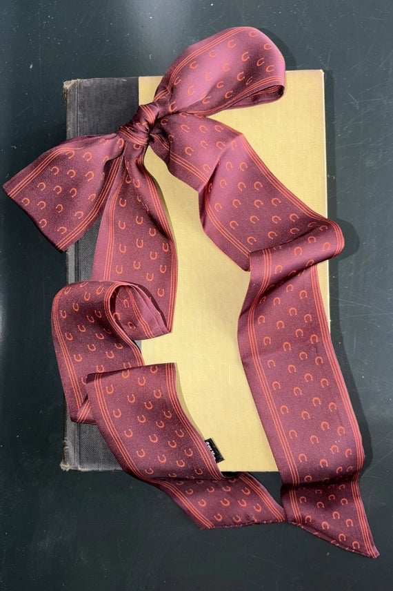 Lucky Horseshoe Twilly - Maroon