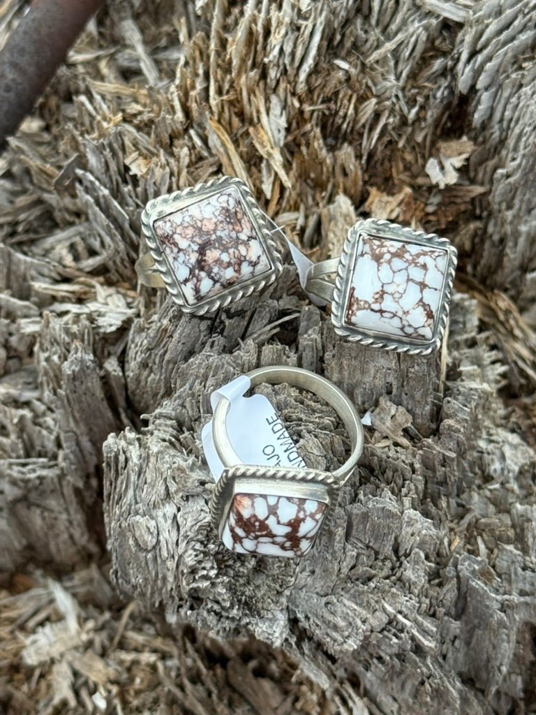 Adjustable Wild Horse Square Ring
