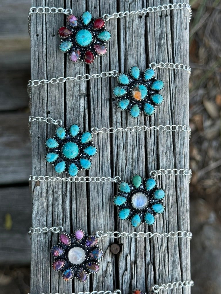 Authentic Wildflower Blossom Chain NecklaceOnyx