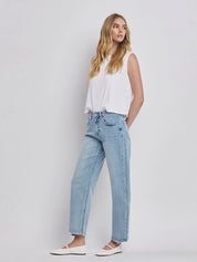 Light Wash Relaxed Barrel Leg Jeans