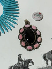 Black Onyx Queen Conch Floral Pendant