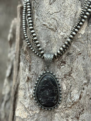 Black Oval Stone Pendant Layered Pearl Necklace