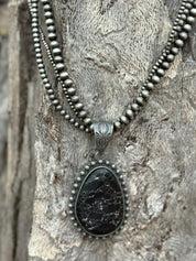 Black Oval Stone Pendant Layered Pearl Necklace