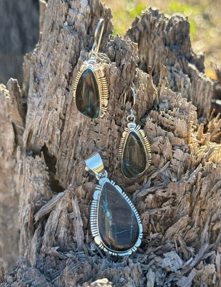 Blackjack Teardrop Jewelry Set