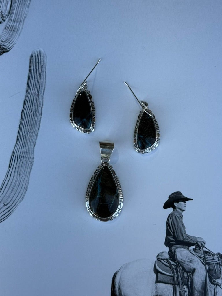 Blackjack Teardrop Jewelry Set