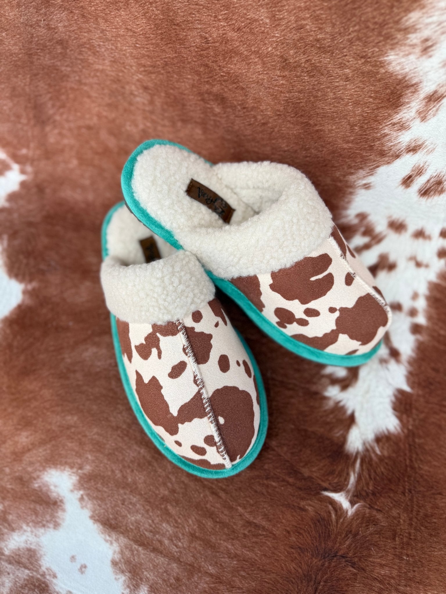 Cream Teal Cow Print Slippers6