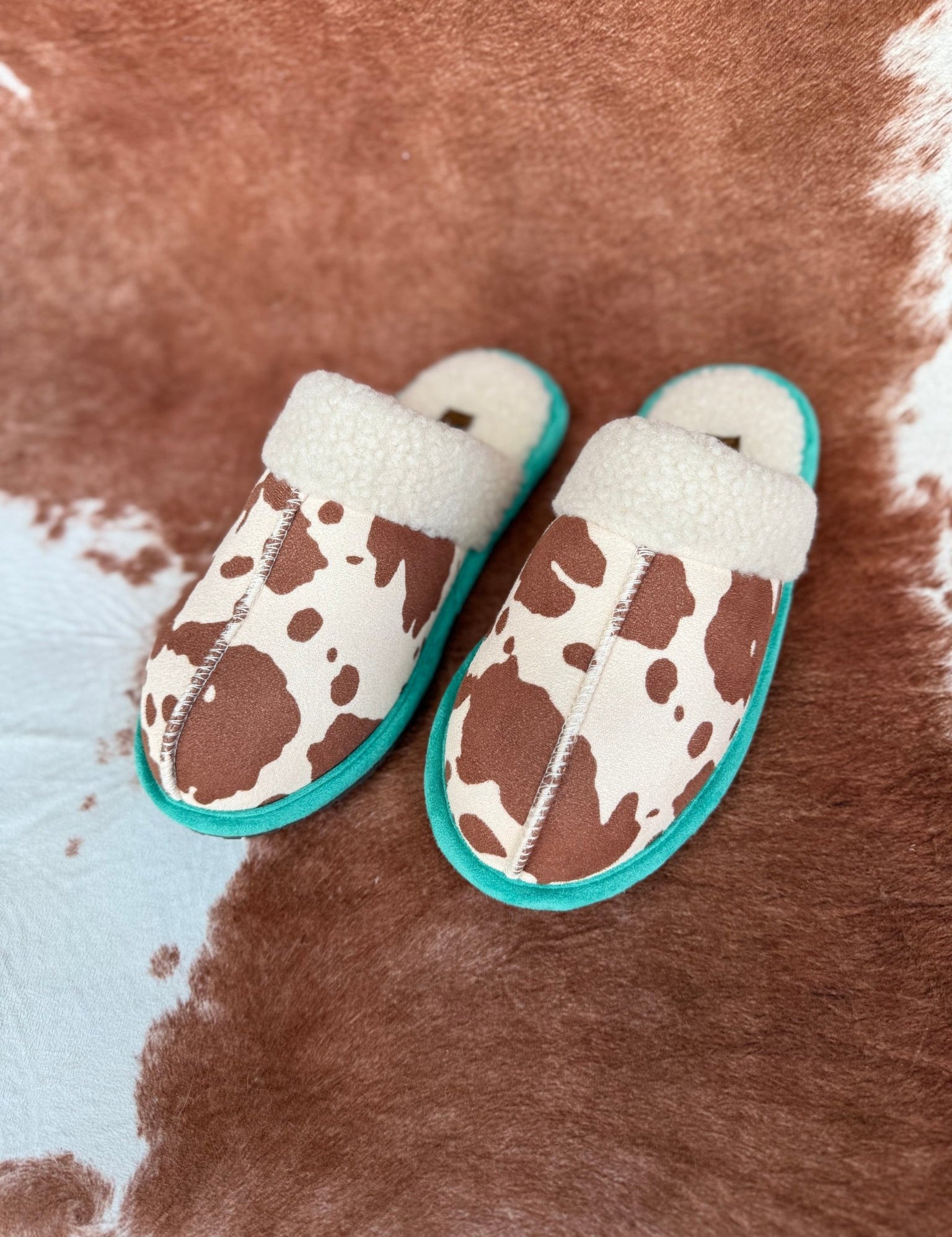 Cream Teal Cow Print Slippers6