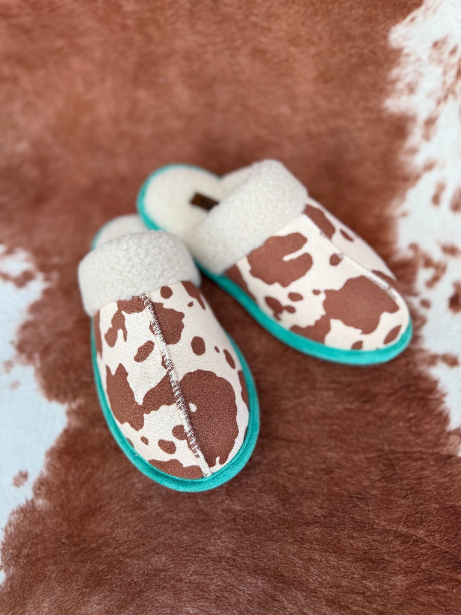 Cream Teal Cow Print Slippers6