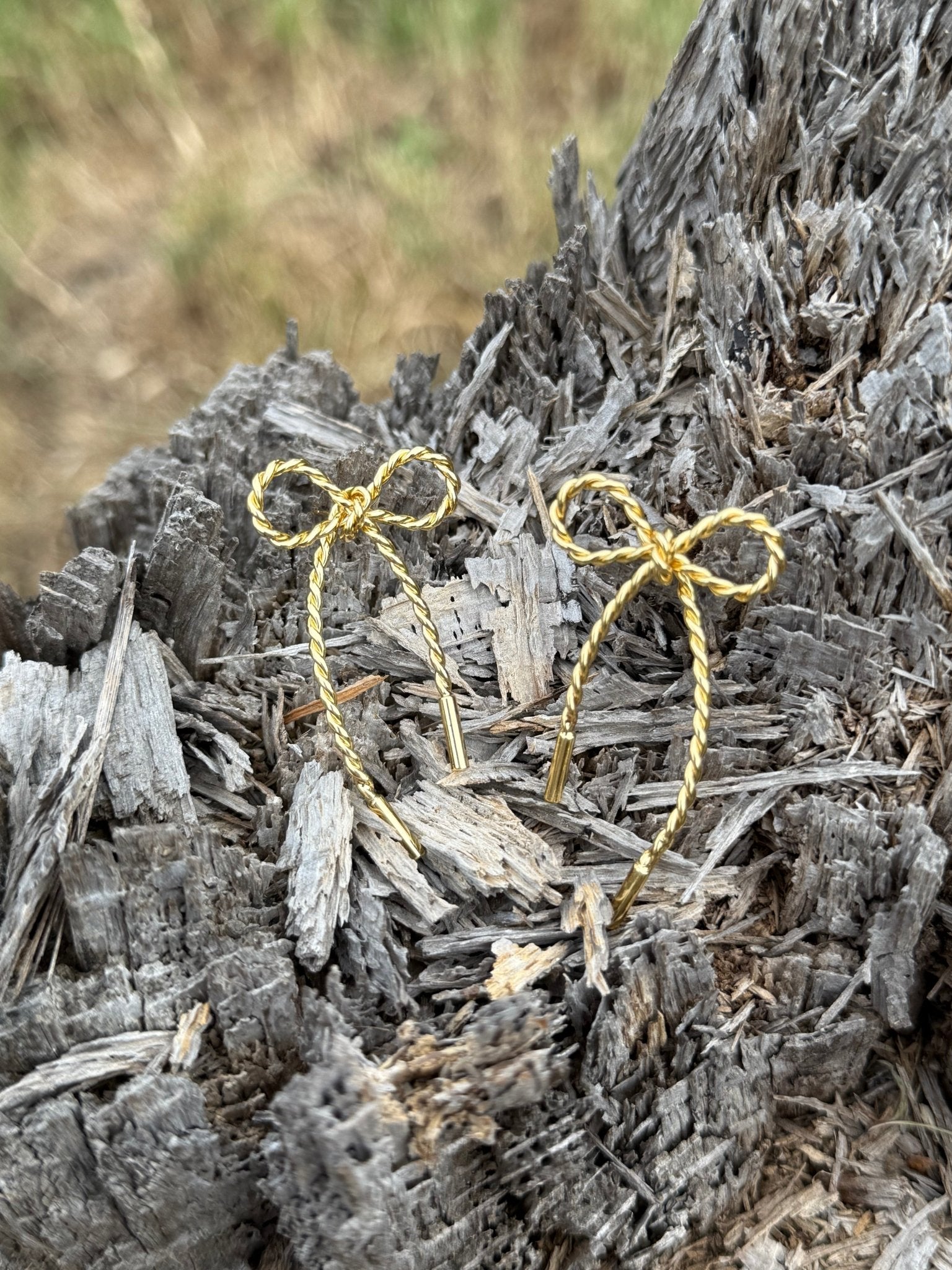 Dainty Gold Bow Earrings