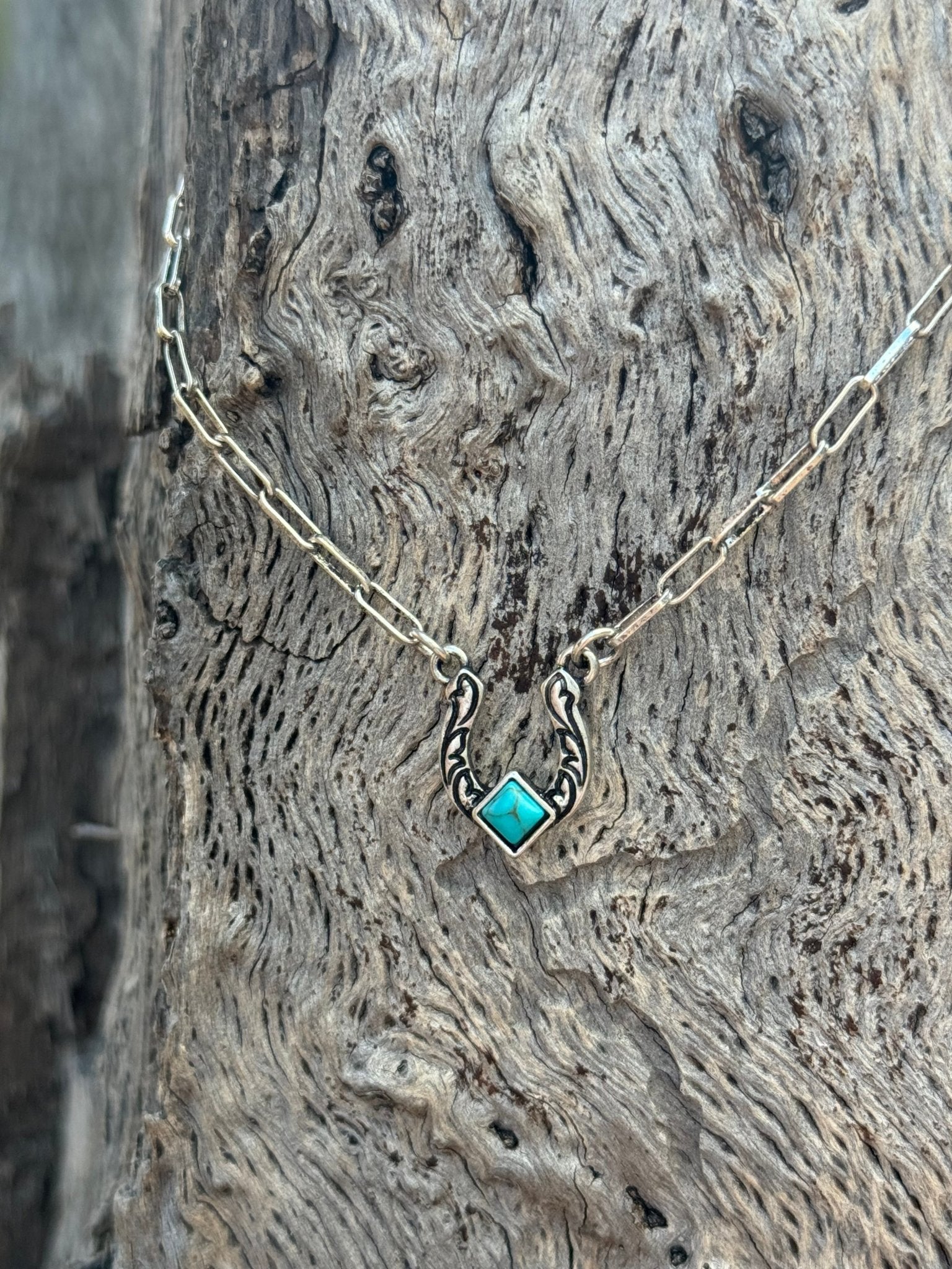 Dainty Horseshoe Turquoise Chain Necklace
