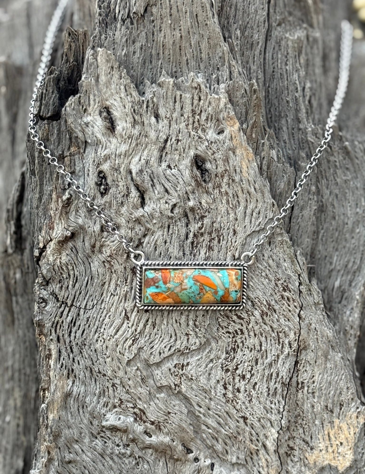 Faux Spiny Bar Necklace