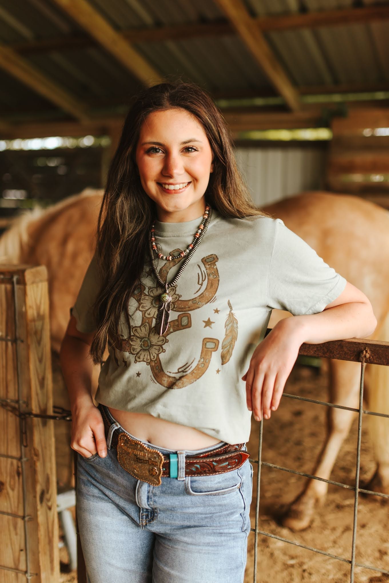Floral Horseshoe Graphic Tee - BayBayS