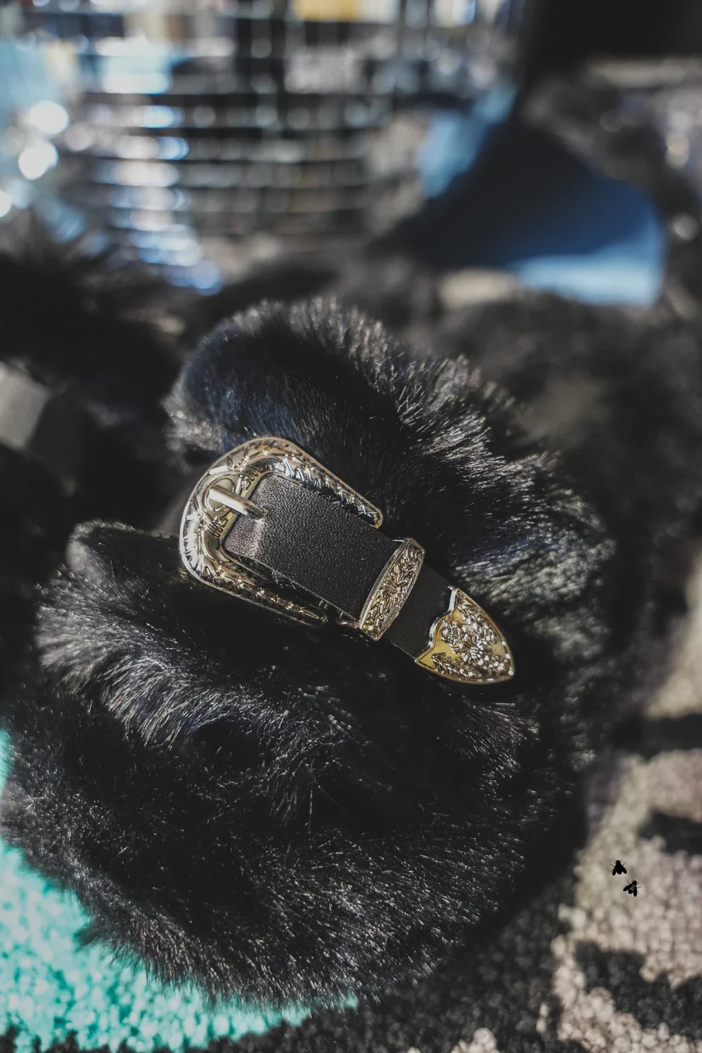 Fuzzy Buckle Slides - BlackS - 5/6
