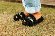 Fuzzy Buckle Slides - BlackS - 5/6