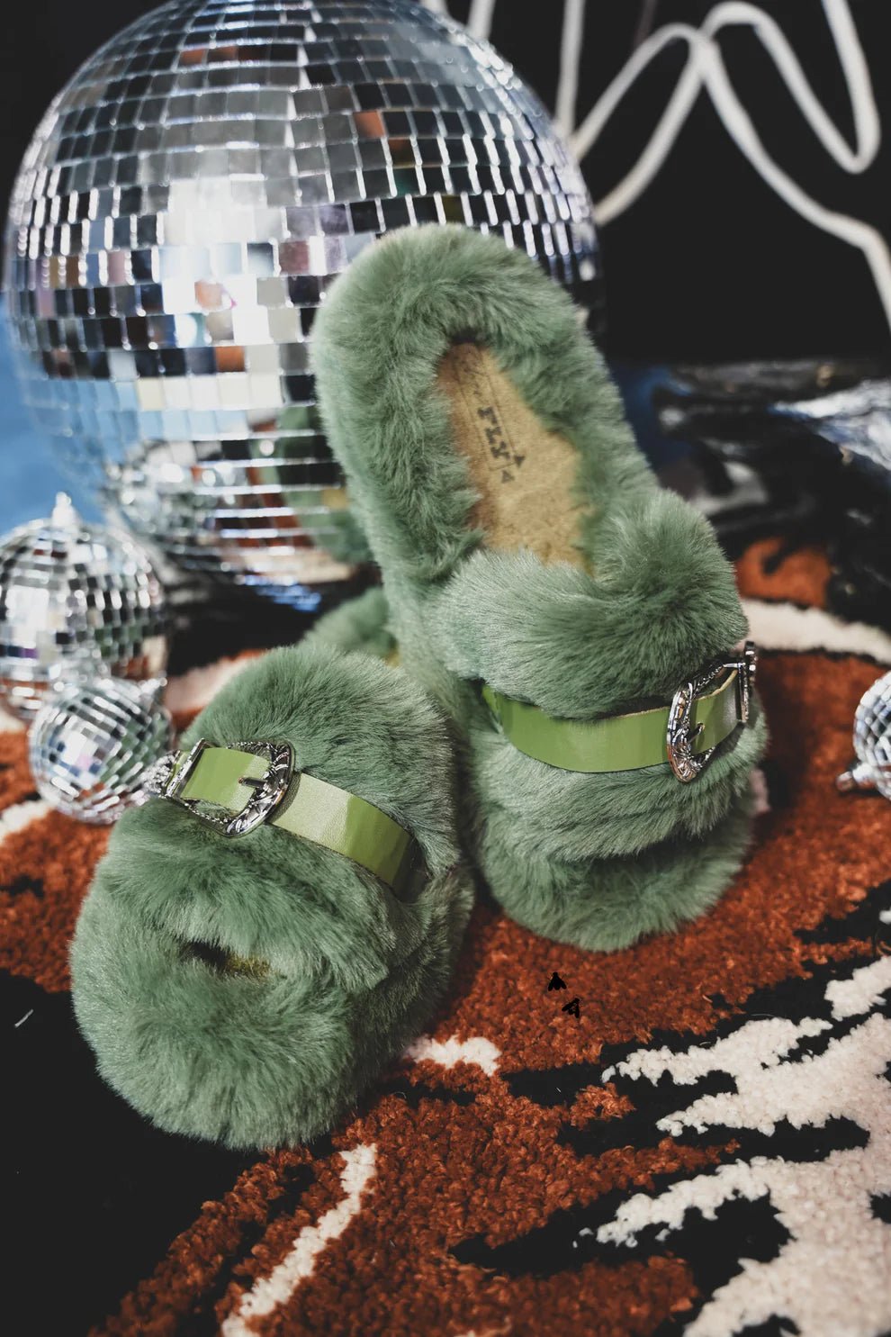 Fuzzy Buckle Slides - OliveS - 5/6