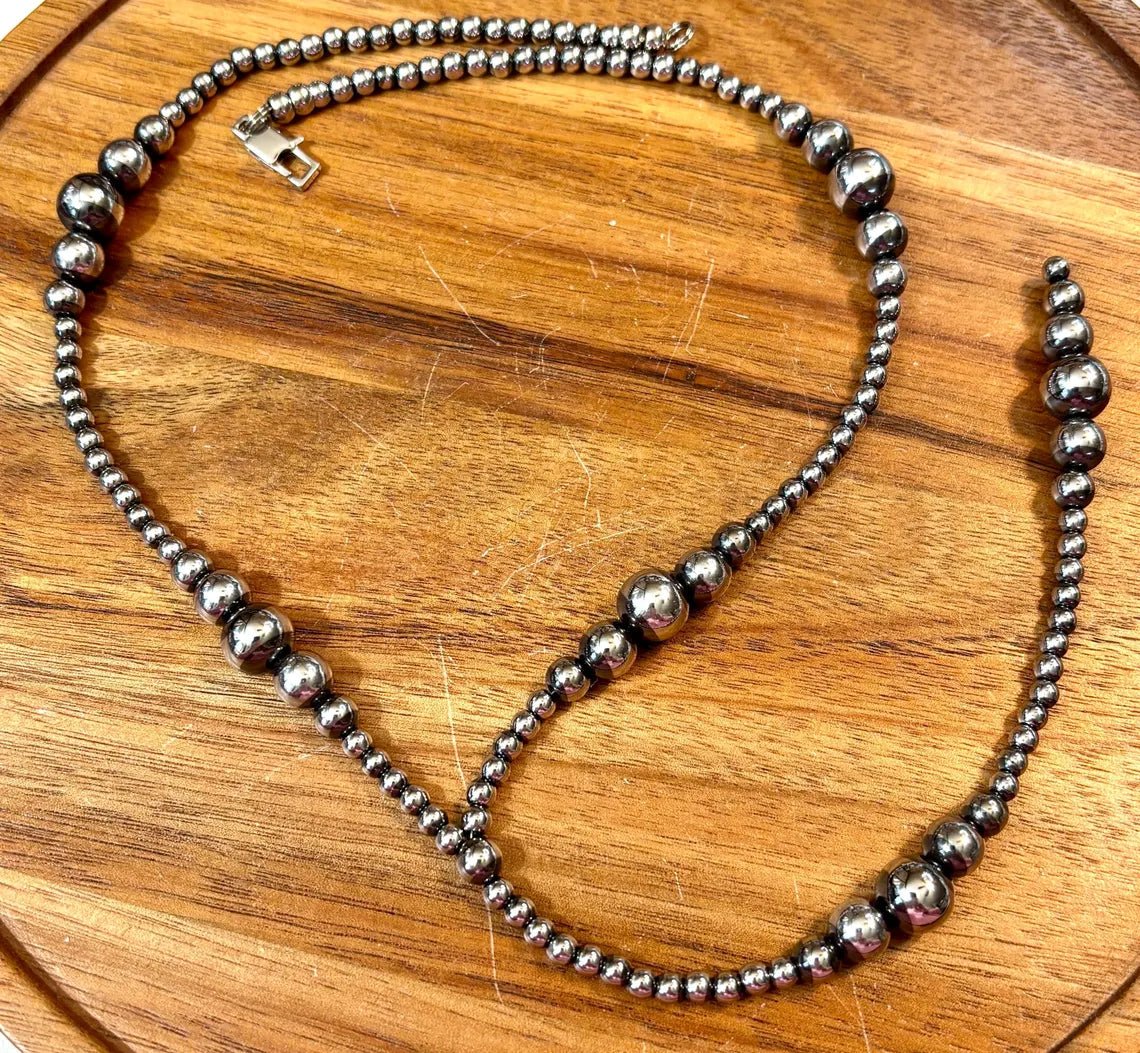 Graduated Hematite Pearl Lariat Necklace