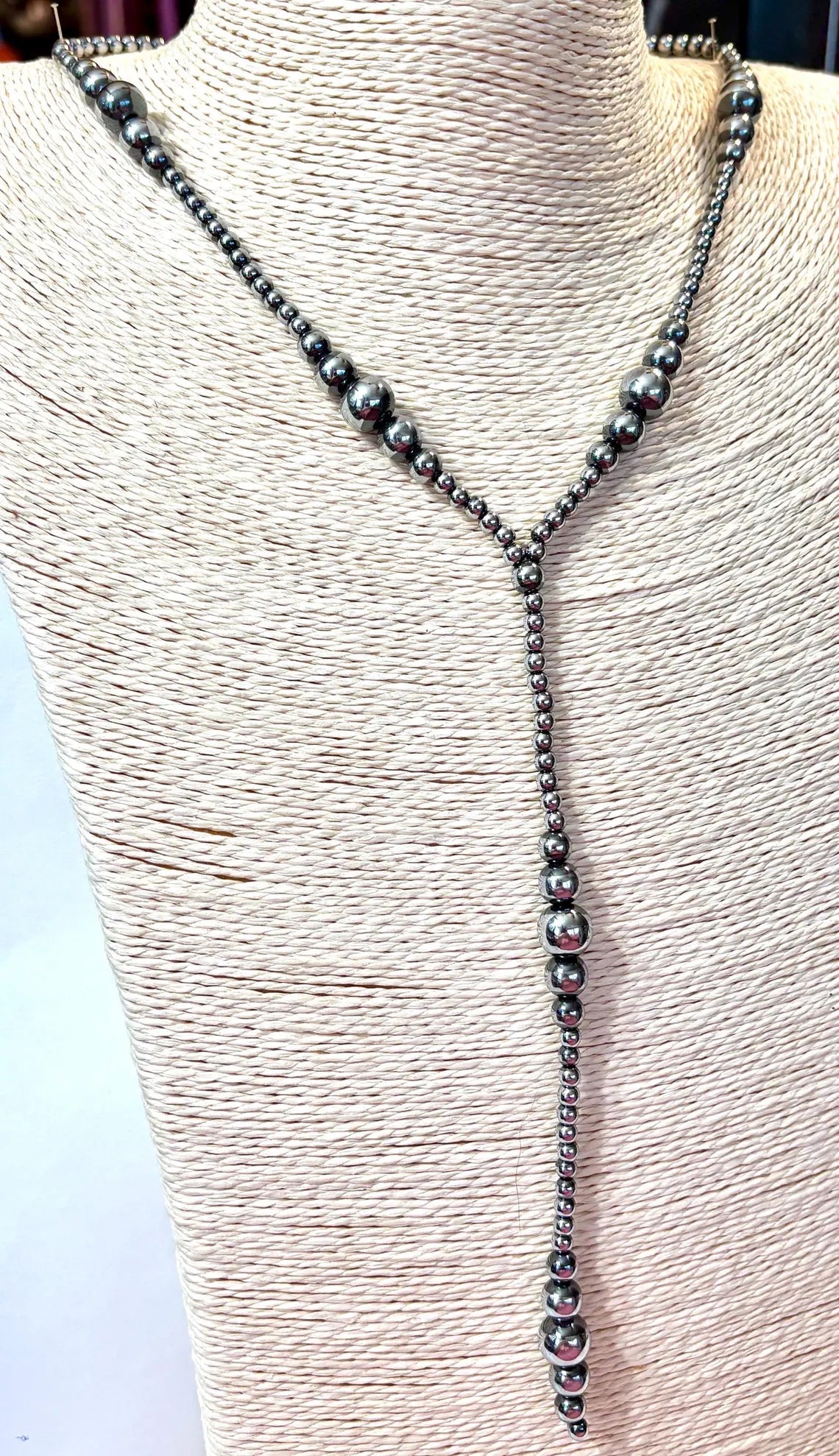 Graduated Hematite Pearl Lariat Necklace