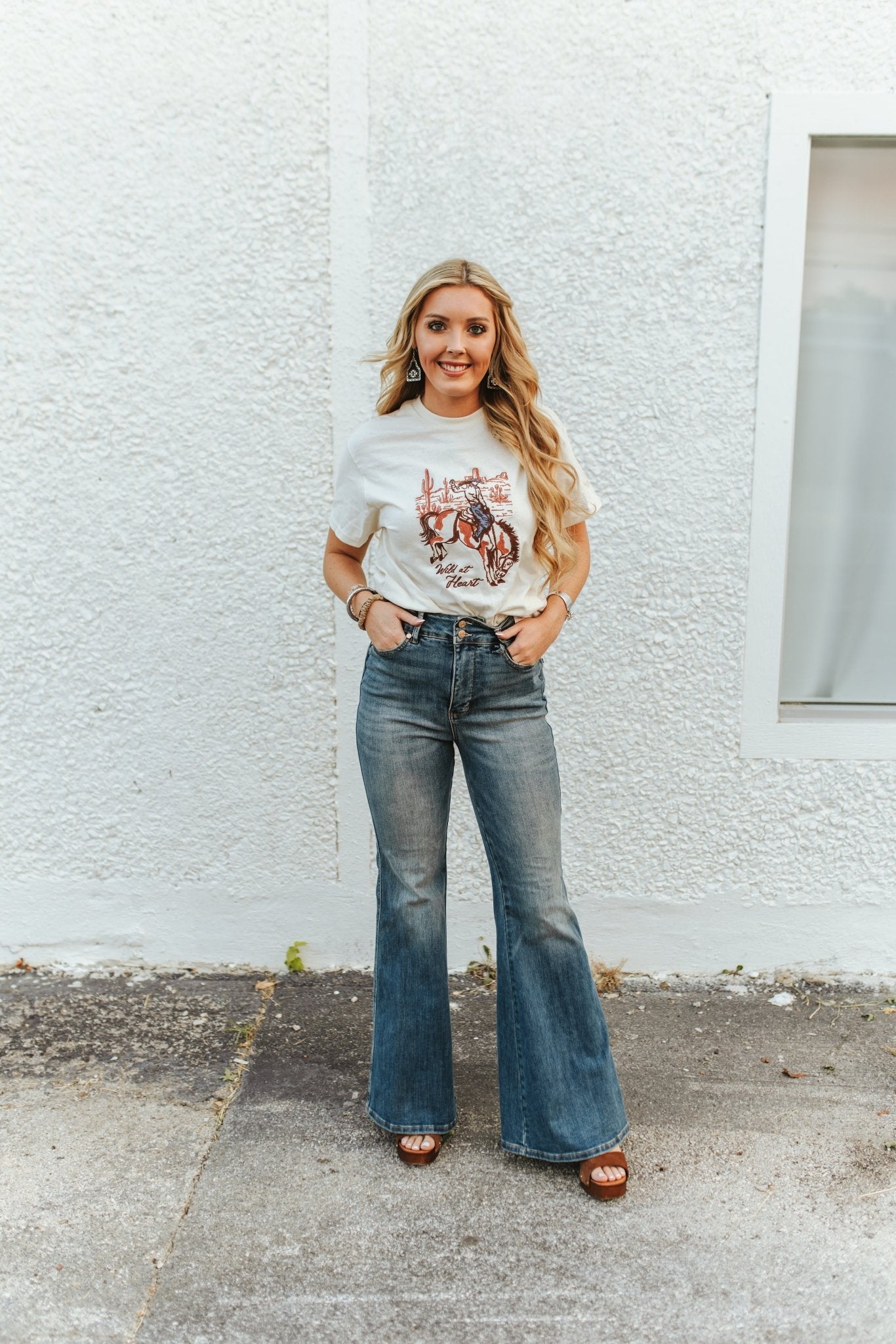 High-Rise Double Button Flare Jeans1(25)