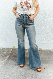 High-Rise Double Button Flare Jeans1(25)