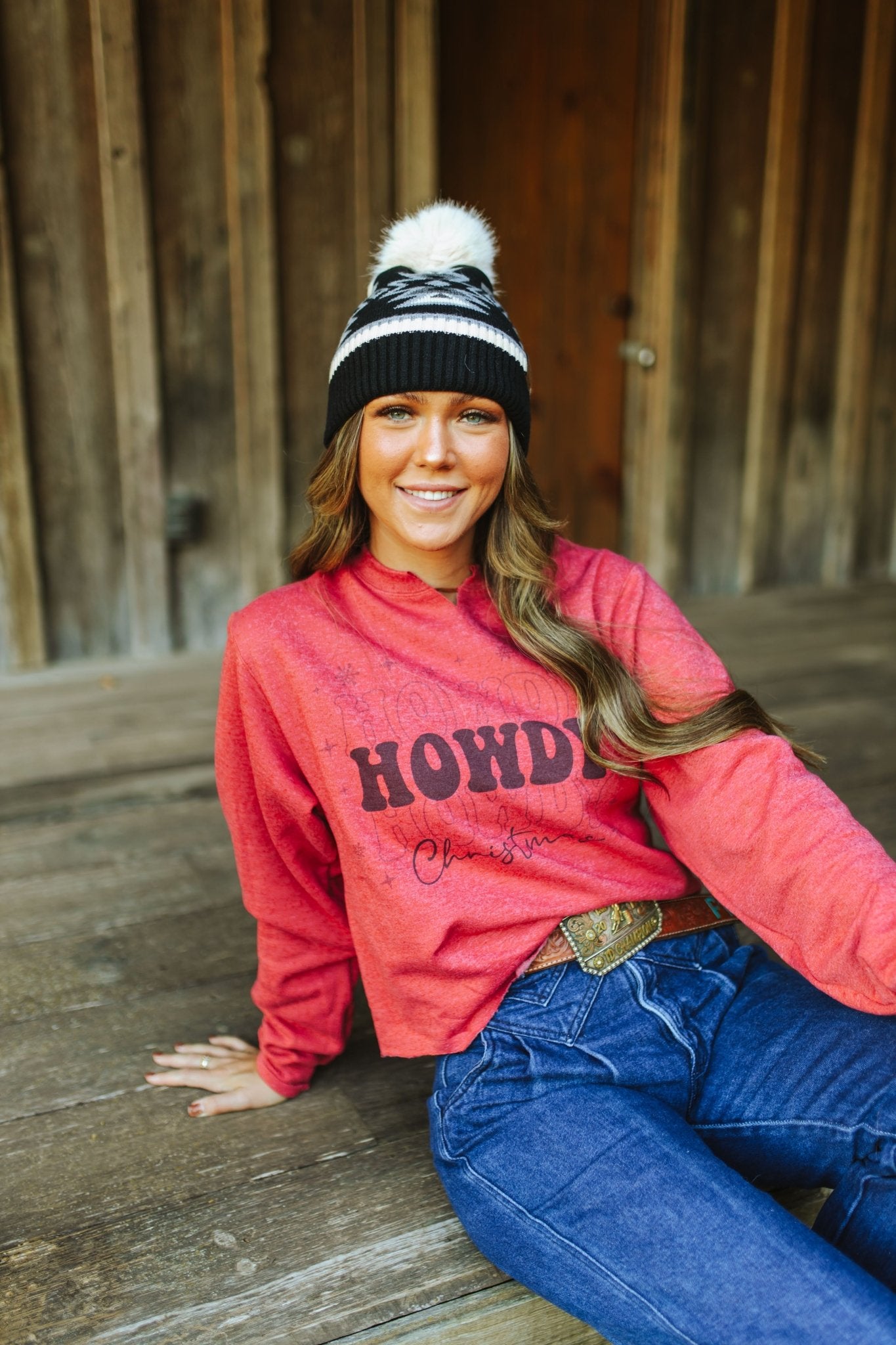 Howdy Christmas Raw Hem V - Neck Crop Graphic SweatshirtHeather RedS