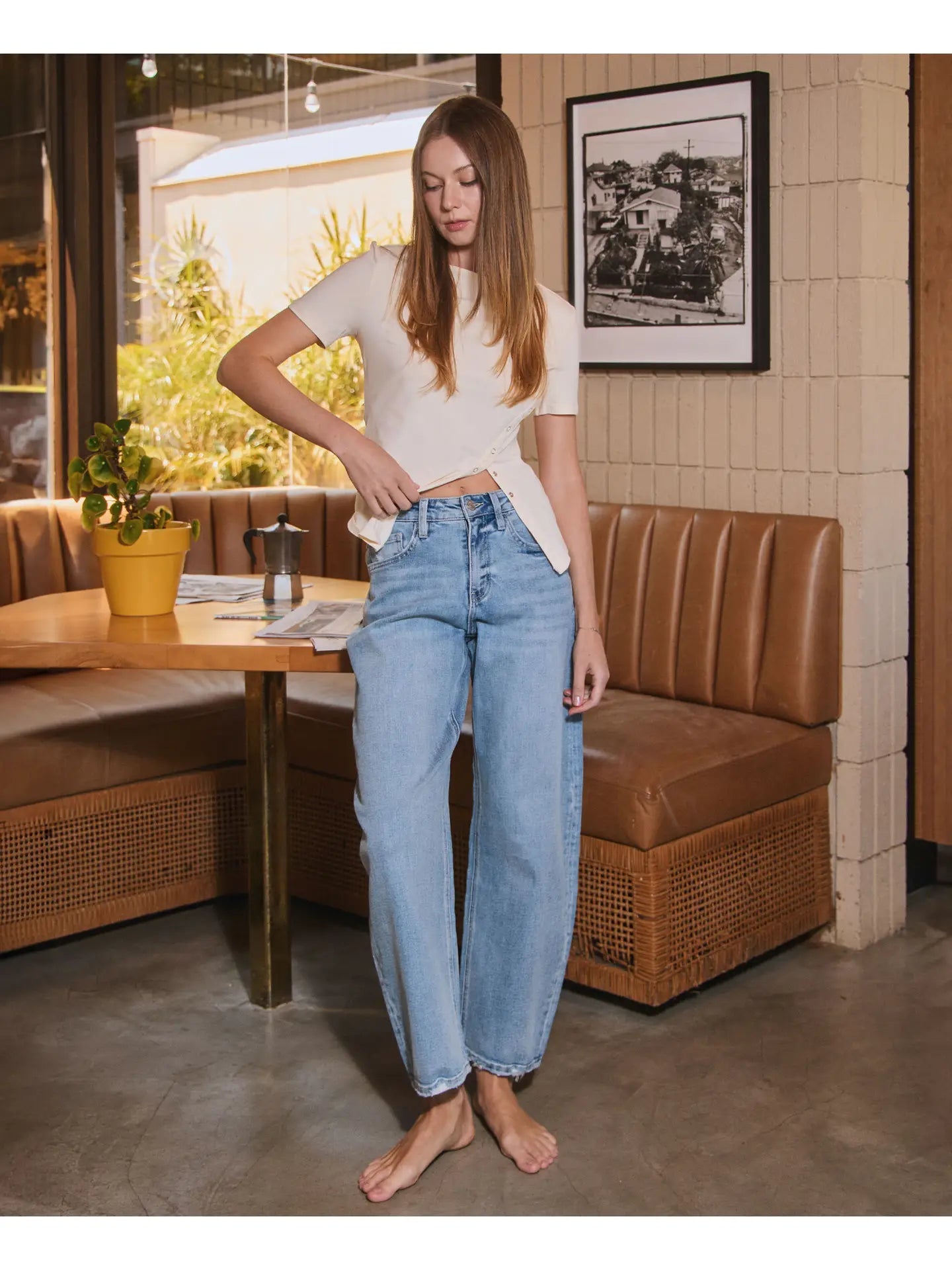 Light Wash Relaxed Barrel Leg Jeans25