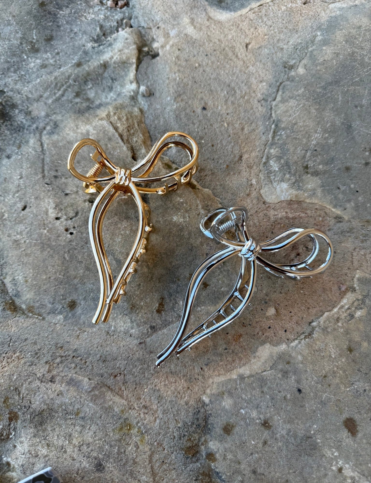 Metal Bow Hair ClawSilver