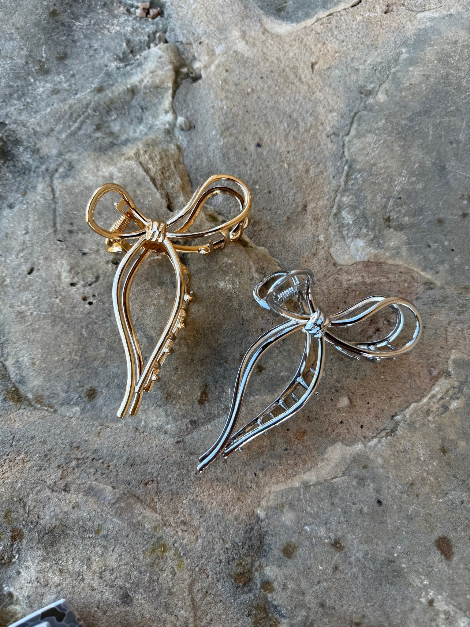 Metal Bow Hair ClawSilver