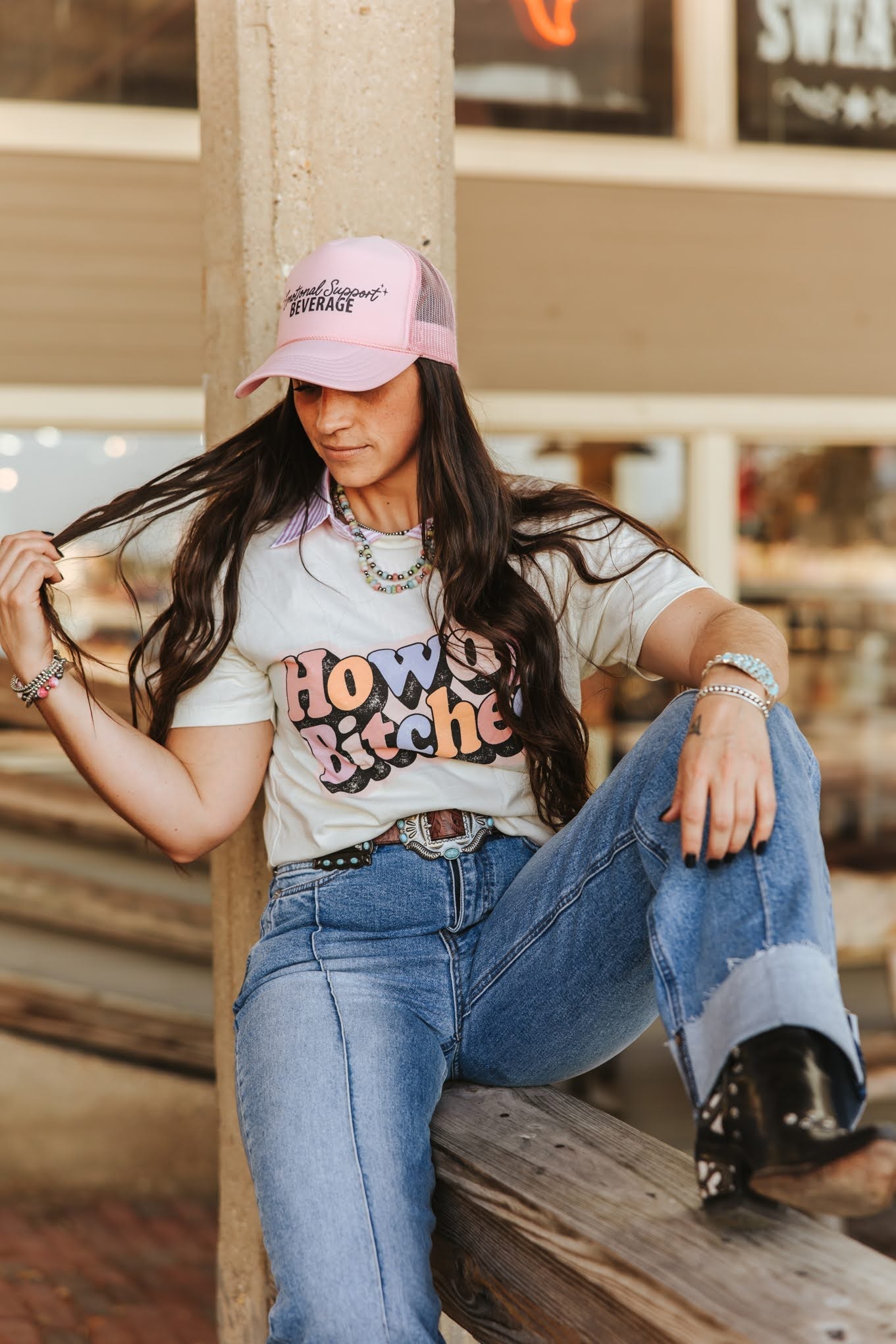 Multicolor Howdy Bitches Graphic TeeS
