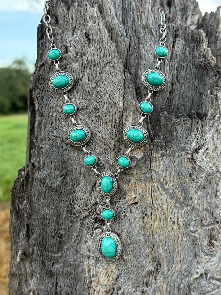 Oval Green Turquoise Lariat Necklace