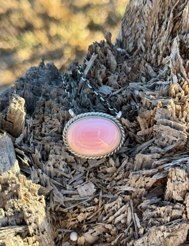 Oval Pink Conch Chain Necklace