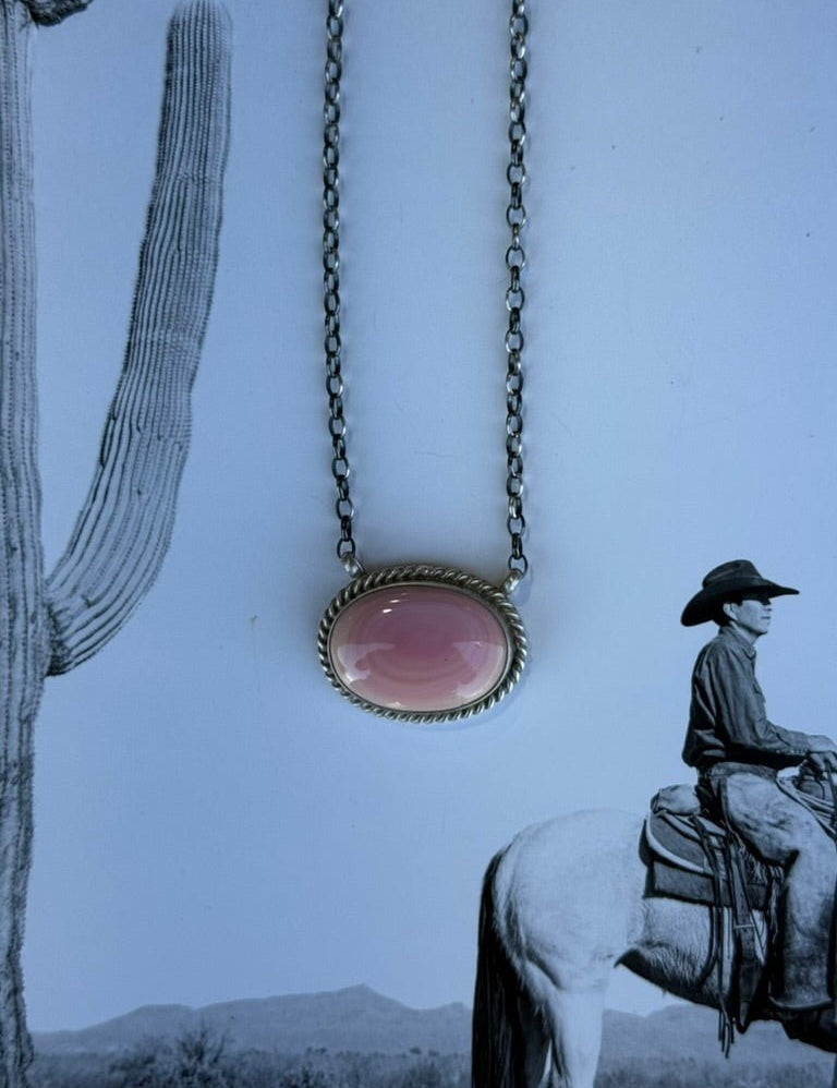 Oval Pink Conch Chain Necklace