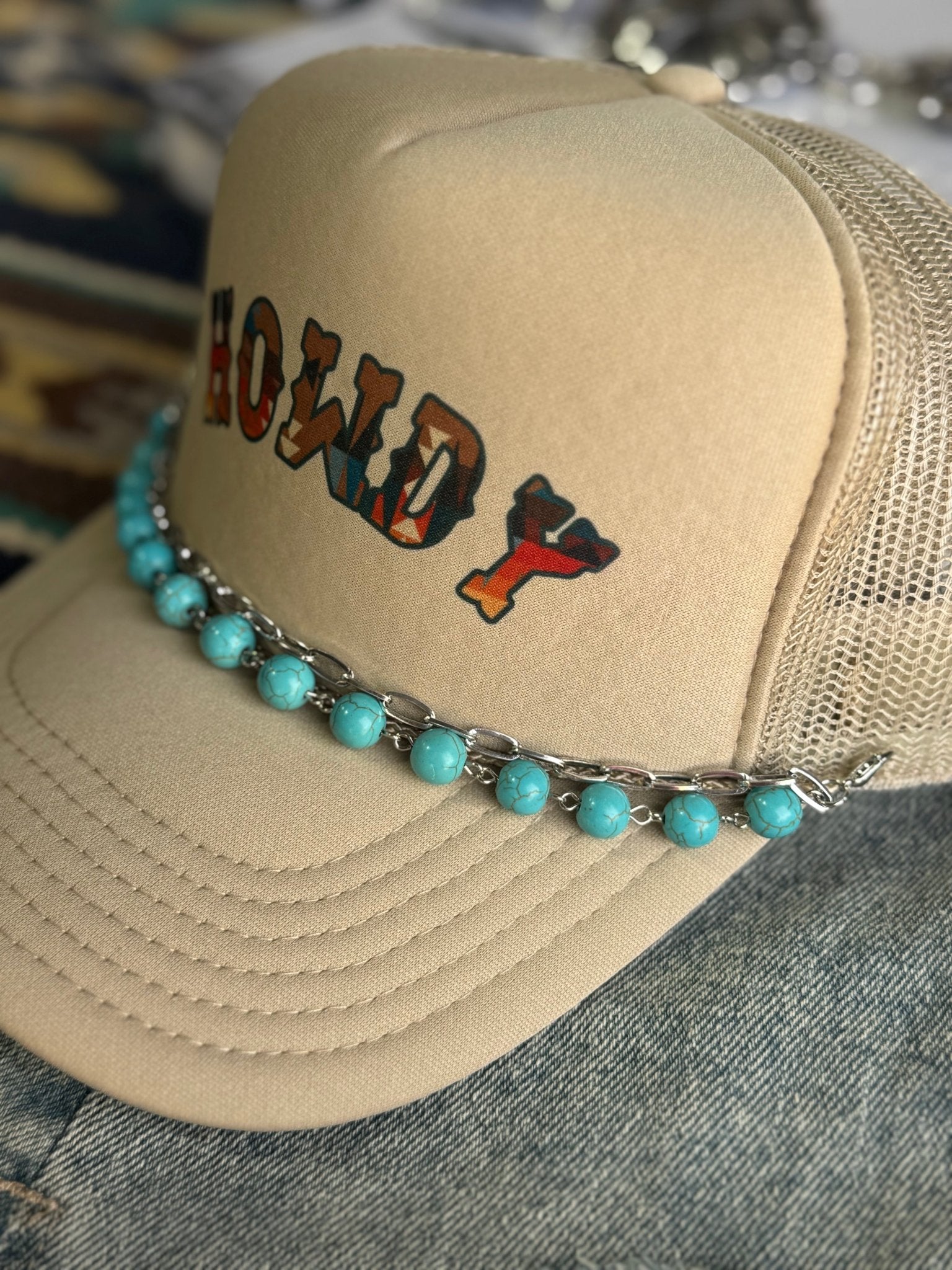 Round Turquoise and Links Trucker Hat Chain