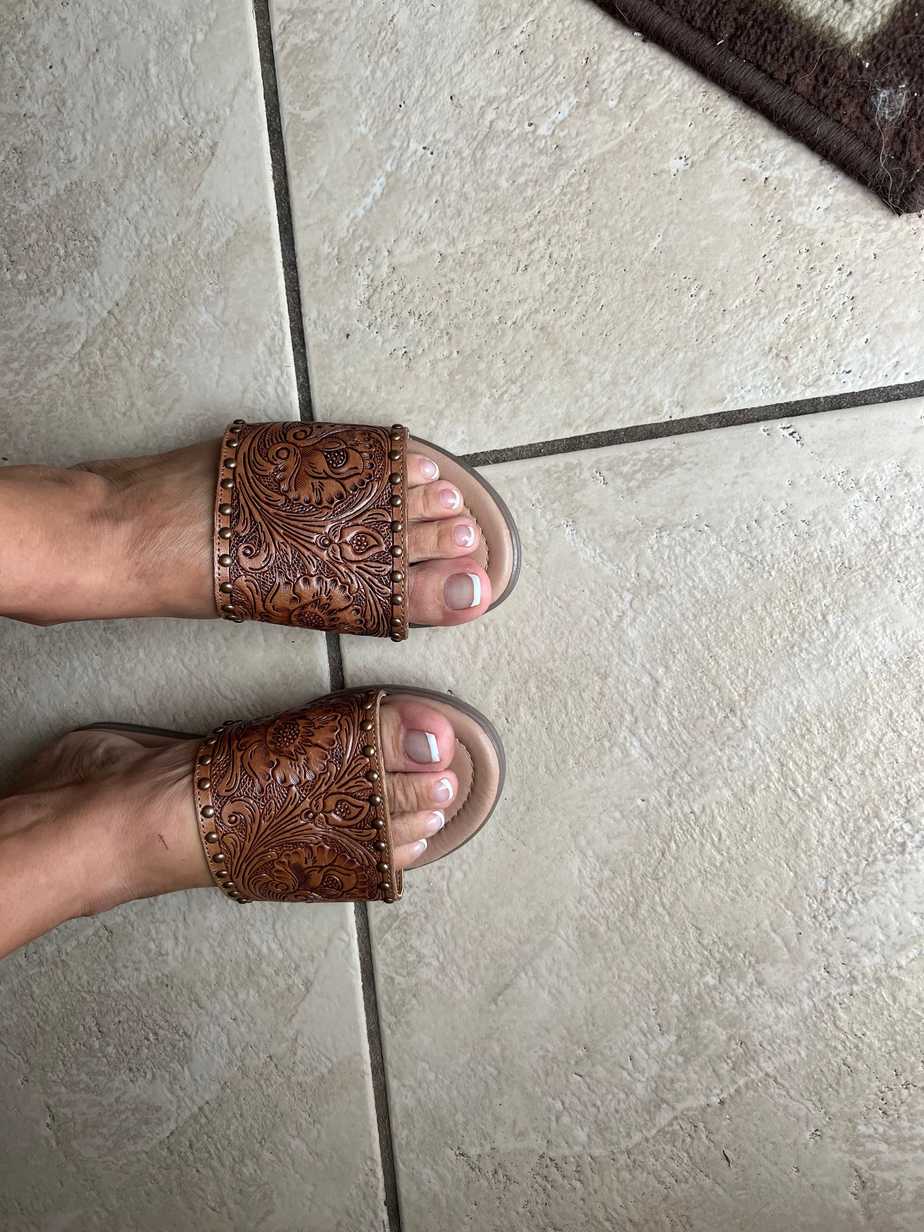 sandals.jpg