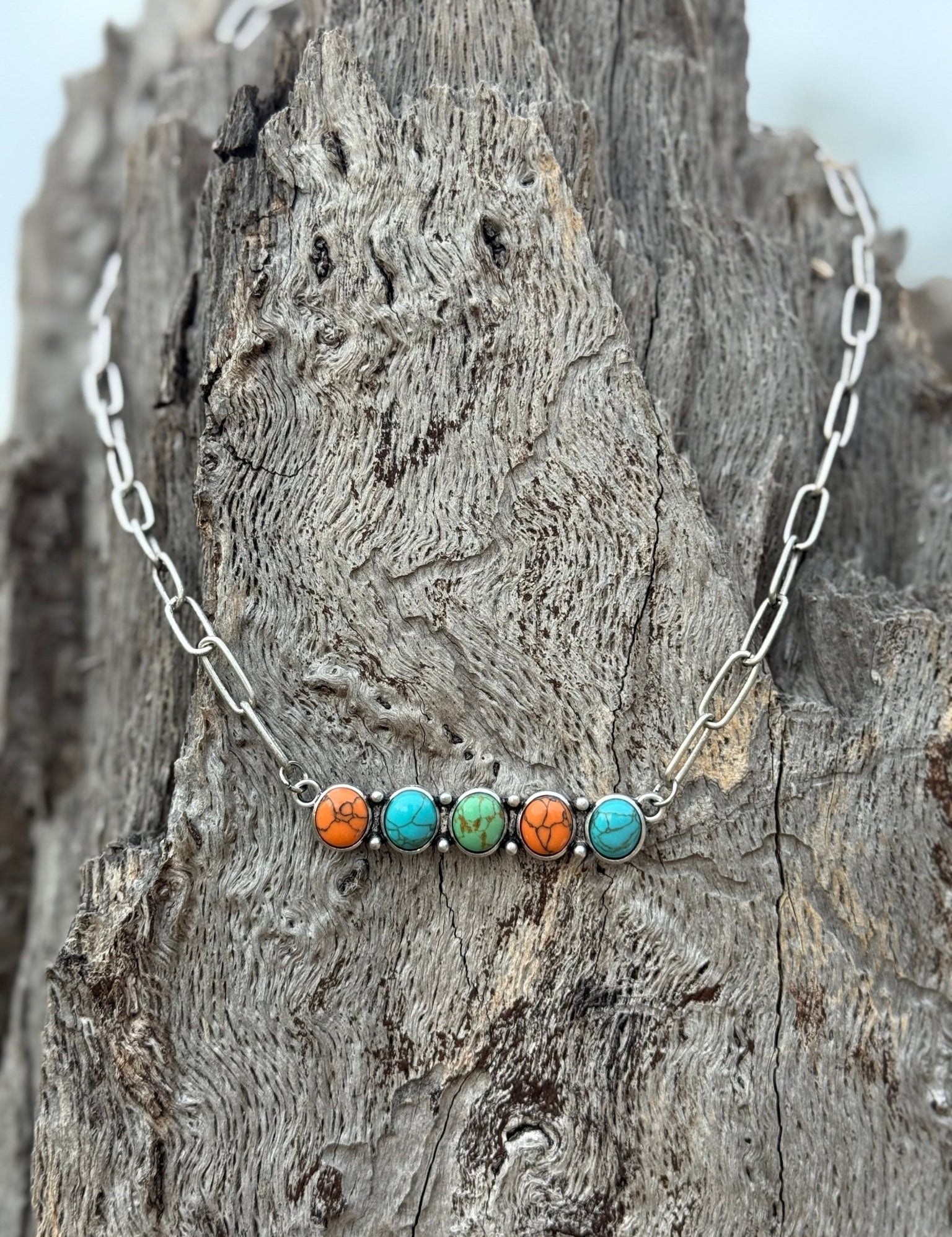Spiny Oyster Turquoise Stones Bar Necklace