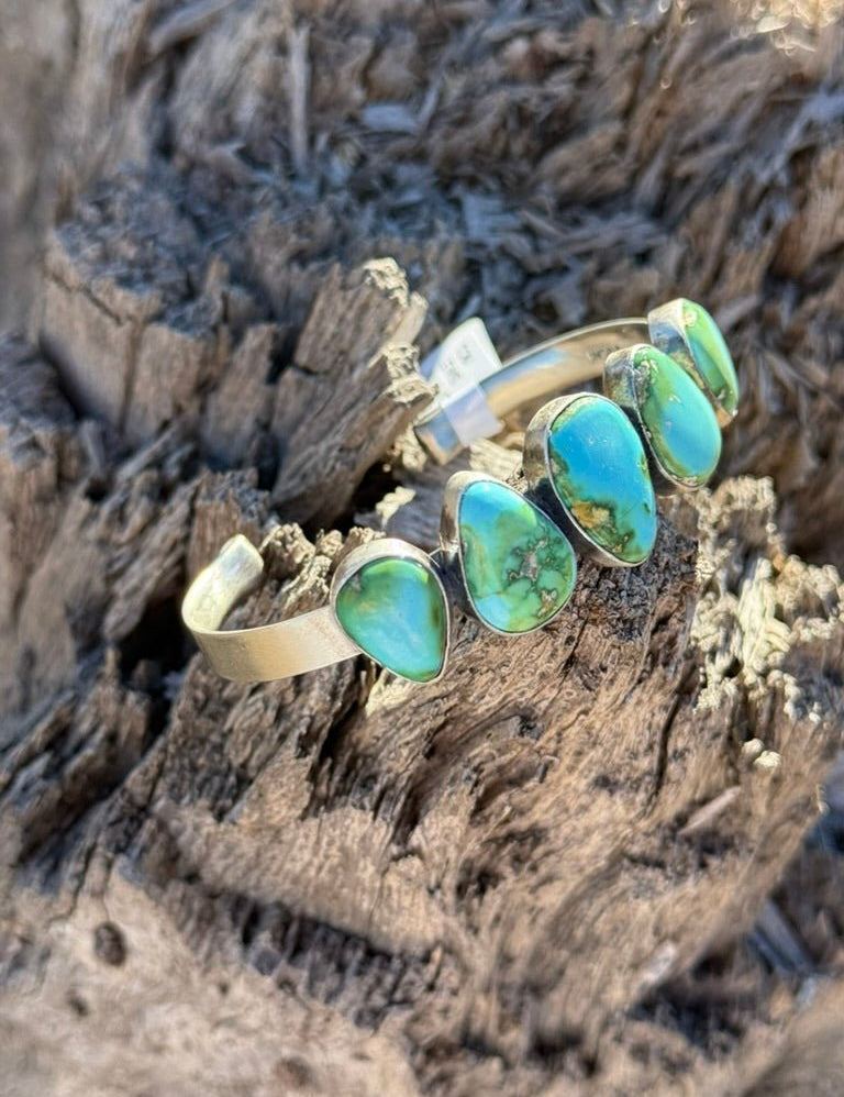Teardrop Cluster Turquoise Bangle