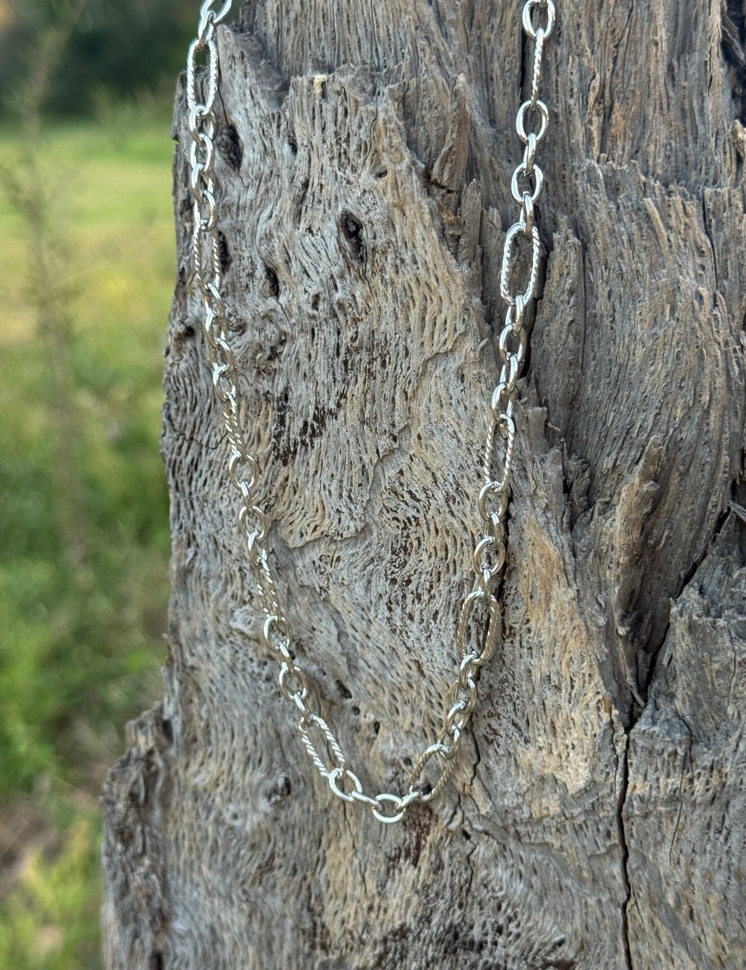 Textured Links Necklace