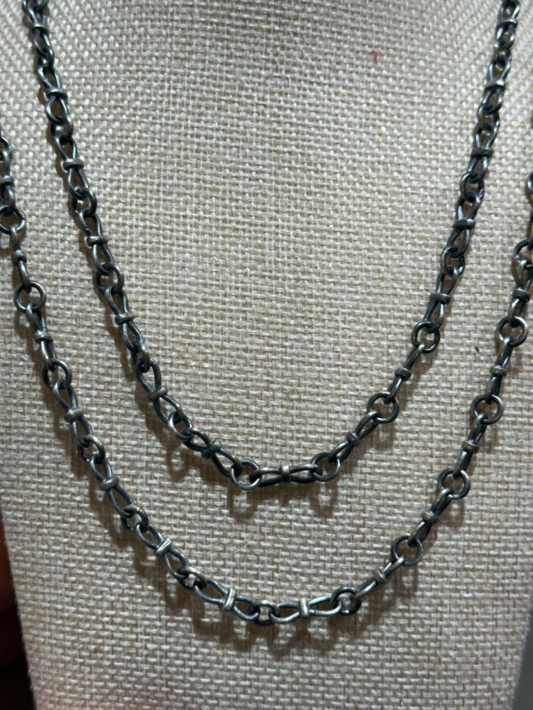 Textured Loop Chain Necklace