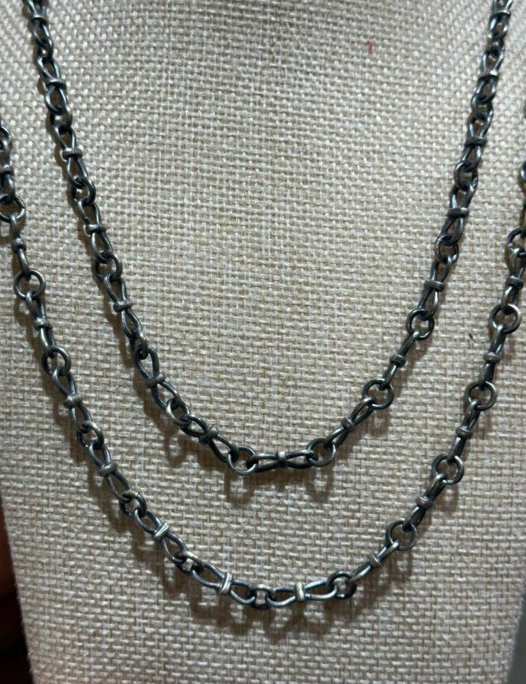 Textured Loop Chain Necklace