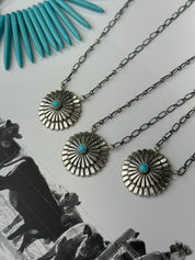 The Blooming Conch Paperclip Chain Necklace